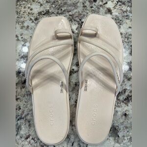 CROCS Women's Miami Toe Loop Sandals 10